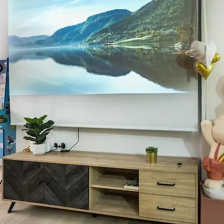 Lujo Parking, Proyector, Maquinita Y Patinetes * Οβιέδο