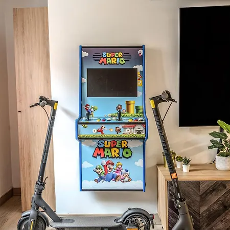 Lägenhet Lujo Parking, Proyector, Maquinita Y Patinetes Oviedo